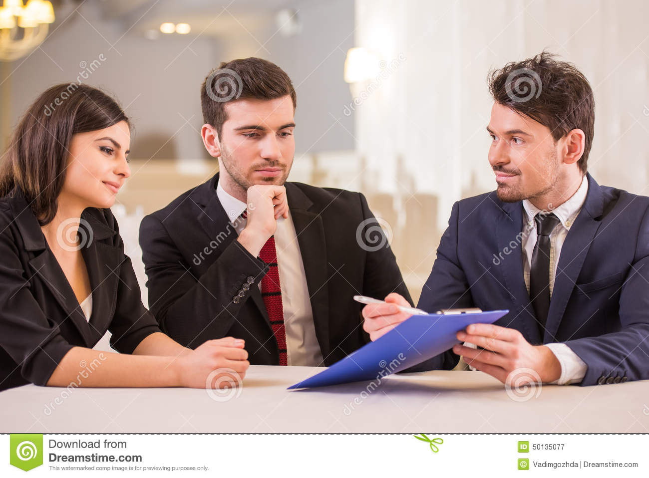 猎鹰解期:不锈钢期货2月28日操作建议【三亿体育手机版】(图1) 三亿体育手机版