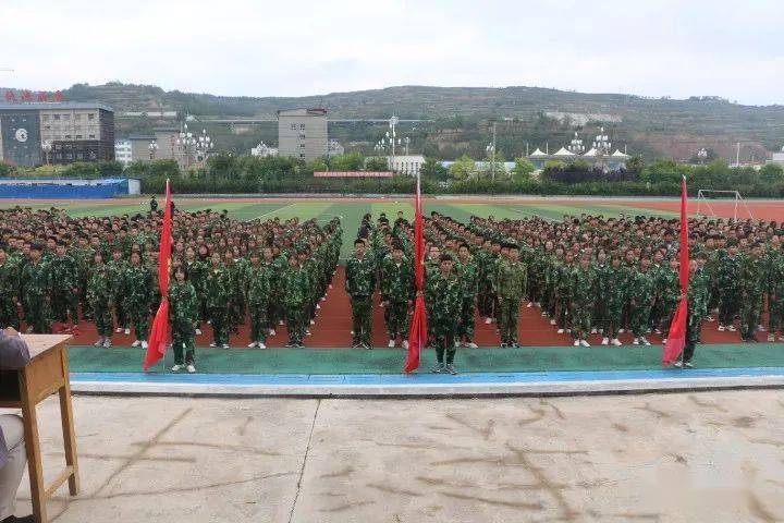 三亿体育手机版-
消防知识走进军训 实战演练防患未“燃”(图5) 三亿体育手机版-
消防知识走进军训 实战演练防患未“燃”(图5)