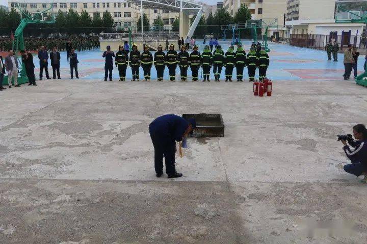 三亿体育手机版-
消防知识走进军训 实战演练防患未“燃”(图8) 三亿体育手机版-
消防知识走进军训 实战演练防患未“燃”(图8)